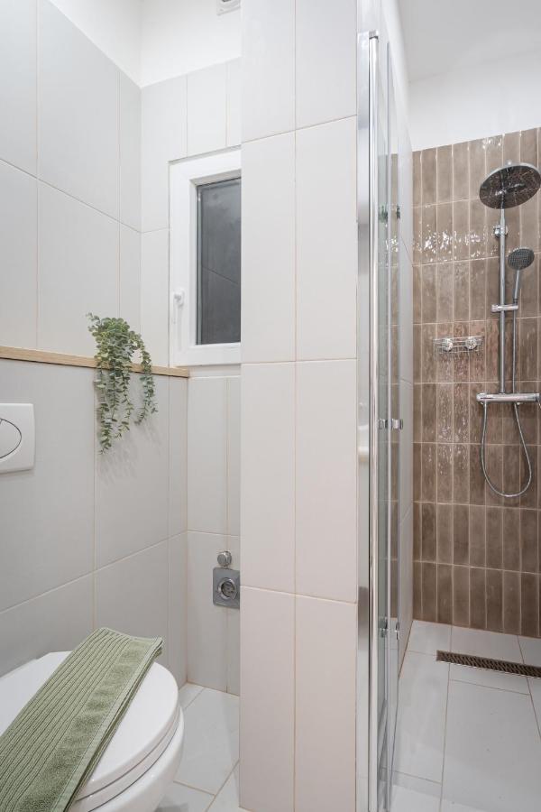 K10 - Kazinczy Street Heritage Suite - Best Location By Bqa Budapesta Exterior foto